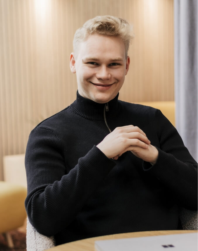 Marvin Koch im Beratungsgespräch